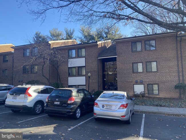 1430 Northgate Square in Reston, VA - Building Photo - Building Photo