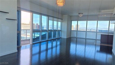 4471 Dean Martin Dr, Unit 2610 in Las Vegas, NV - Building Photo - Building Photo