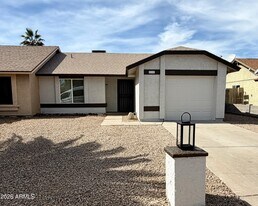 20242 N 30th Dr in Phoenix, AZ - Building Photo