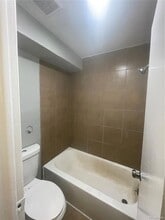 1622 Alton St, Unit 104 in Aurora, CO - Foto de edificio - Building Photo