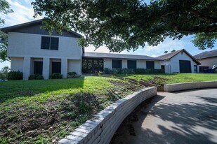 226 Sunset Loop in Laredo, TX - Building Photo