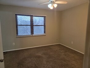 13354 Hiddencrest Ln in Ballwin, MO - Building Photo - Building Photo