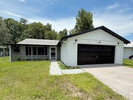 3451 Seven Springs Blvd in New Port Richey, FL - Building Photo