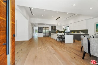 334 S Sycamore Ave in Los Angeles, CA - Building Photo - Building Photo