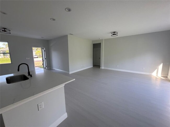 11314 Rockwell Ave in Englewood, FL - Building Photo - Building Photo