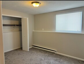 6332 Norburn Way, Unit Right in Lansing, MI - Foto de edificio - Building Photo