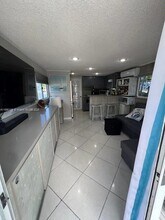 100 Morris Ave in Key Largo, FL - Building Photo - Building Photo