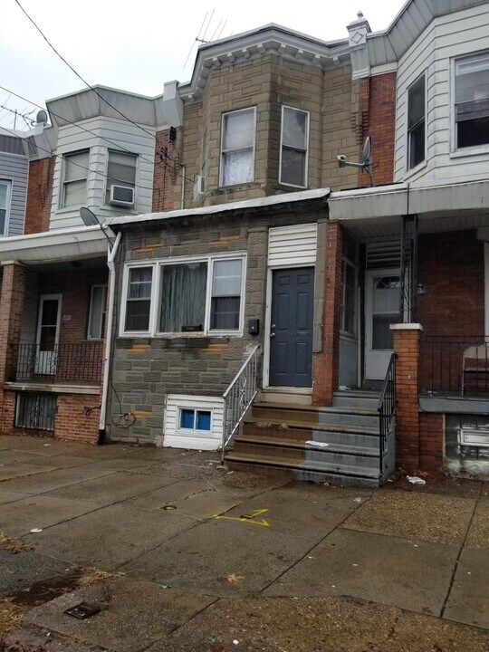 63 Buist Ave in Philadelphia, PA - Building Photo