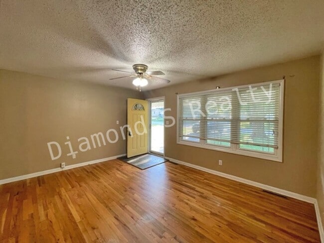 3255 S Parkview Ave in Springfield, MO - Building Photo - Building Photo