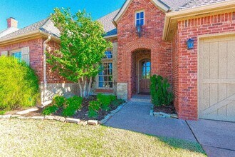 16912 Rugosa Rose Dr in Edmond, OK - Building Photo - Building Photo