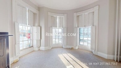 77 Broadway, Unit 1 in Bangor, ME - Building Photo - Building Photo