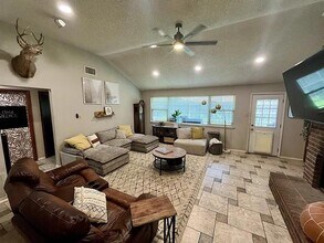 304 Springridge Ln in Euless, TX - Building Photo - Building Photo