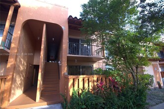 7101 Miami Lakes Dr-Unit -Q12 in Hialeah, FL - Building Photo - Building Photo