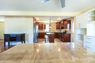 188 Loring Ave in Edison, NJ - Building Photo - Building Photo