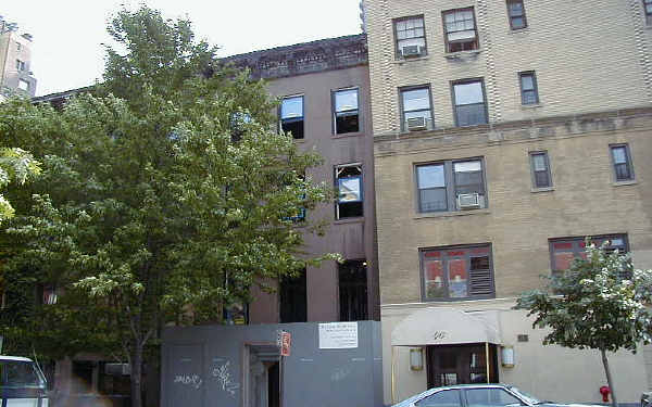 48 E 91st St in New York, NY - Building Photo