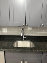 3825 N Pine Grove Ave, Unit STUDIO-319 in Chicago, IL - Building Photo - Building Photo