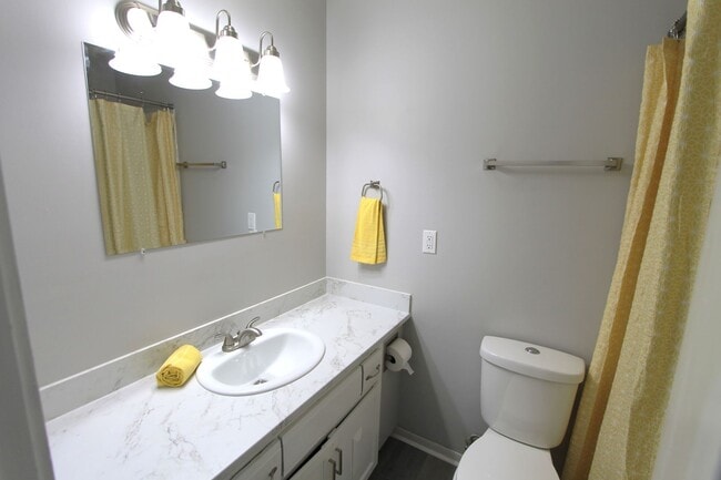 806 W 23rd Ave in Bellevue, NE - Building Photo - Building Photo
