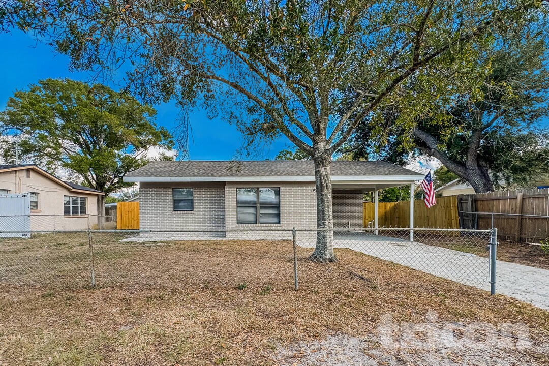 14931 Pine Crest Rd in Tampa, FL - Building Photo