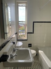 2407 Lake Shore Blvd W in Toronto, ON - Building Photo - Building Photo
