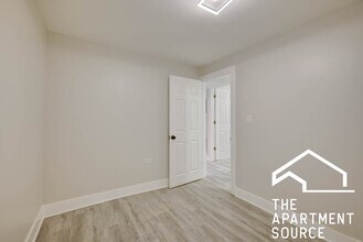 2935 N Lawndale Ave, Unit g in Chicago, IL - Foto de edificio - Building Photo