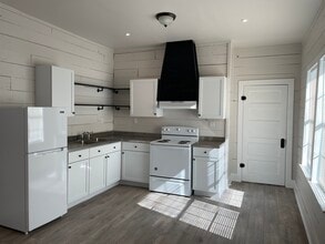 810 Aganier Ave, Unit 2 in San Antonio, TX - Foto de edificio - Building Photo