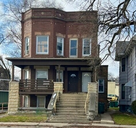 111 N Center St, Unit 2R in Joliet, IL - Building Photo