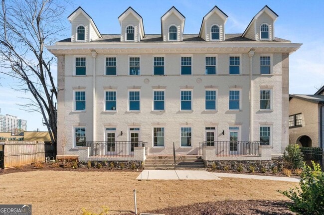 property at 2909 Peachtree Rd NE