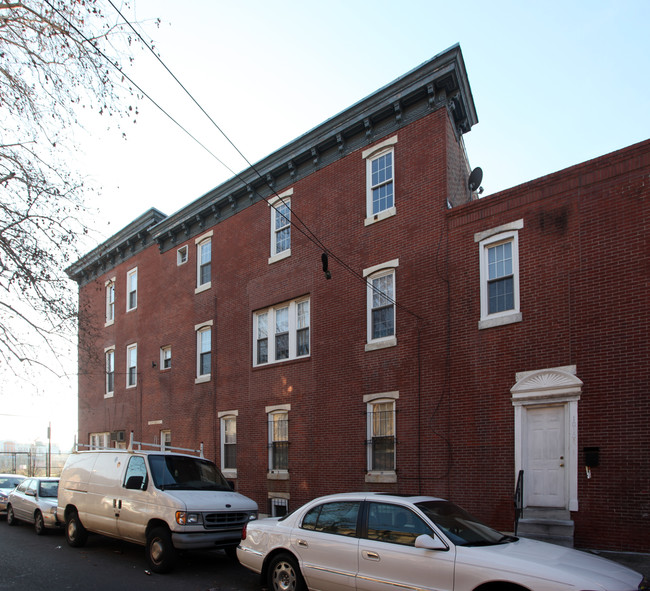 1200 S 10th St in Philadelphia, PA - Building Photo - Building Photo