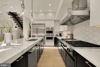 4913 Sherier Pl NW in Washington, DC - Building Photo - Building Photo