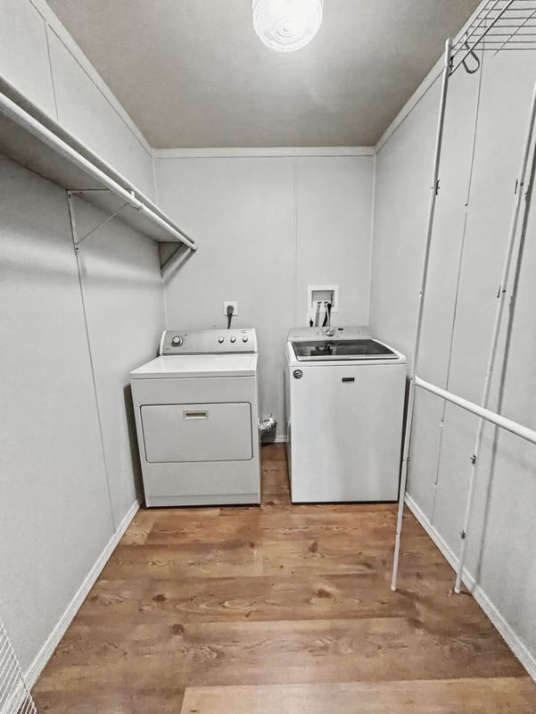 230 FM1283 in Pipe Creek, TX - Foto de edificio - Building Photo