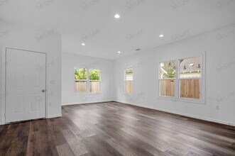 924 E Hattie St in Fort Worth, TX - Building Photo - Building Photo