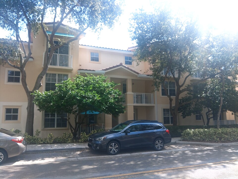 4823 Chancellor Dr, Unit 22 in Jupiter, FL - Building Photo