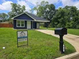 413 Godfrey St in Gladewater, TX - Building Photo
