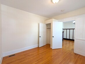 108 W Quincy St, Unit 1 in Somerville, MA - Building Photo - Building Photo