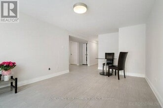 350 Amelia St in Newmarket, ON - Building Photo - Building Photo