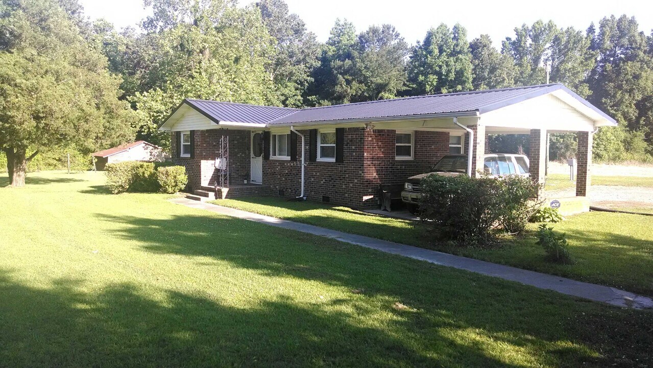 1054 Chapel Hill Rd Photo