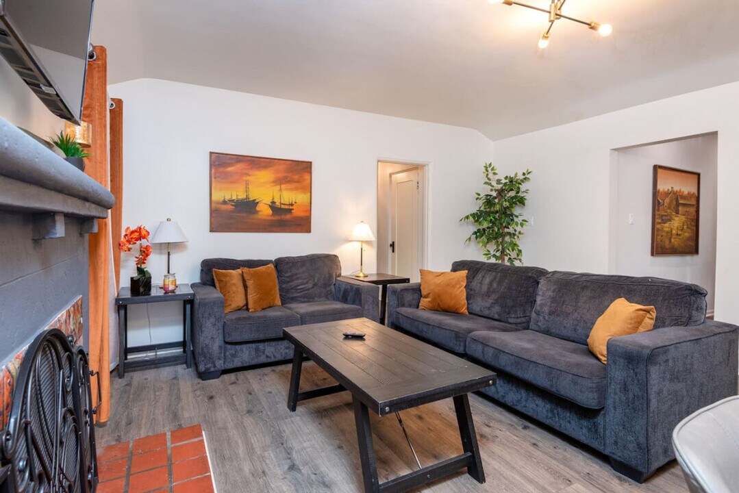 1427 S Shenandoah St-Unit -ID1042777P in Los Angeles, CA - Foto de edificio