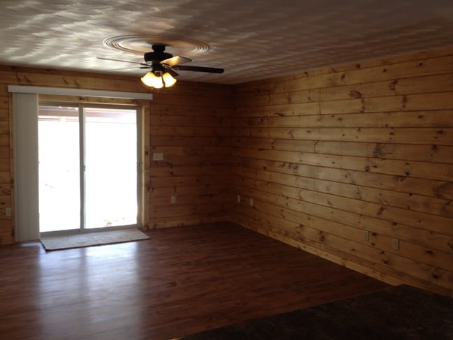 1095 Lakeshore Dr, Unit 1095 in Pioneer, OH - Foto de edificio - Building Photo