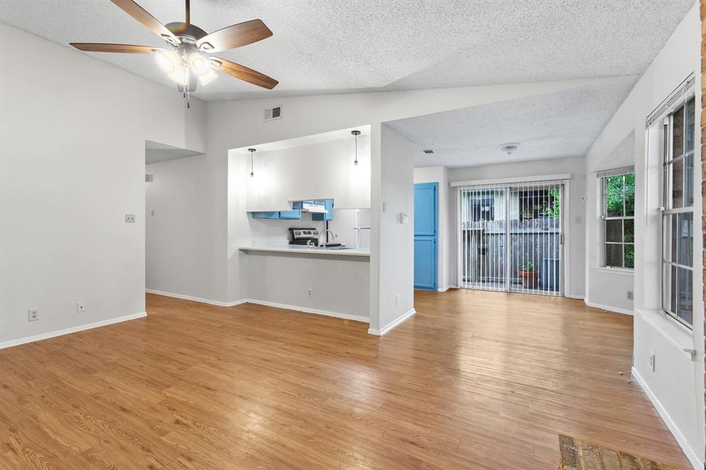 9902 Brasher Dr in Austin, TX - Building Photo