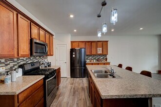 469 Watercress Dr in Aurora, IL - Building Photo - Building Photo