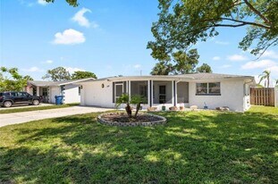 3410 Allandale Dr in Holiday, FL - Building Photo