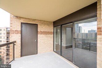 8380 Greensboro Dr in McLean, VA - Building Photo - Building Photo