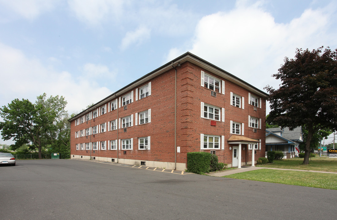 525-527 Main St in East Hartford, CT - Building Photo