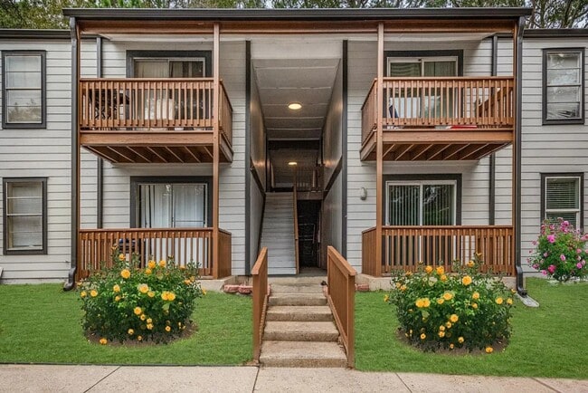 Heritage Oaks @ Wakefield (Promotion!) in Mobile, AL - Building Photo - Building Photo