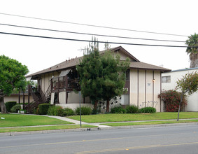 213 Orangewood Ave in Anaheim, CA - Building Photo - Building Photo