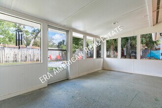 305 Meggs Dr NE in Fort Walton Beach, FL - Building Photo - Building Photo
