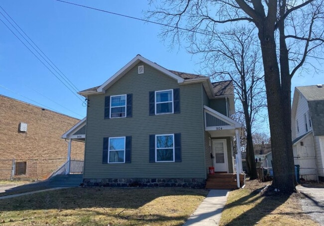 property at 904 Linden Grove Ave