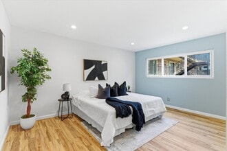 3609 E 2nd St, Unit 207 in Long Beach, CA - Building Photo - Building Photo