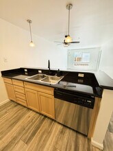6400 Christie Ave, Unit 4115 in Emeryville, CA - Building Photo - Building Photo