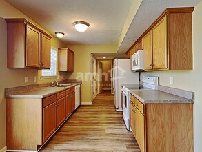 1665 Saint Andrews Dr in Murfreesboro, TN - Foto de edificio - Building Photo